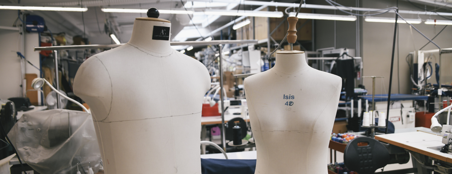 Les secrets de fabrication d’une robe d’audience sur mesure
