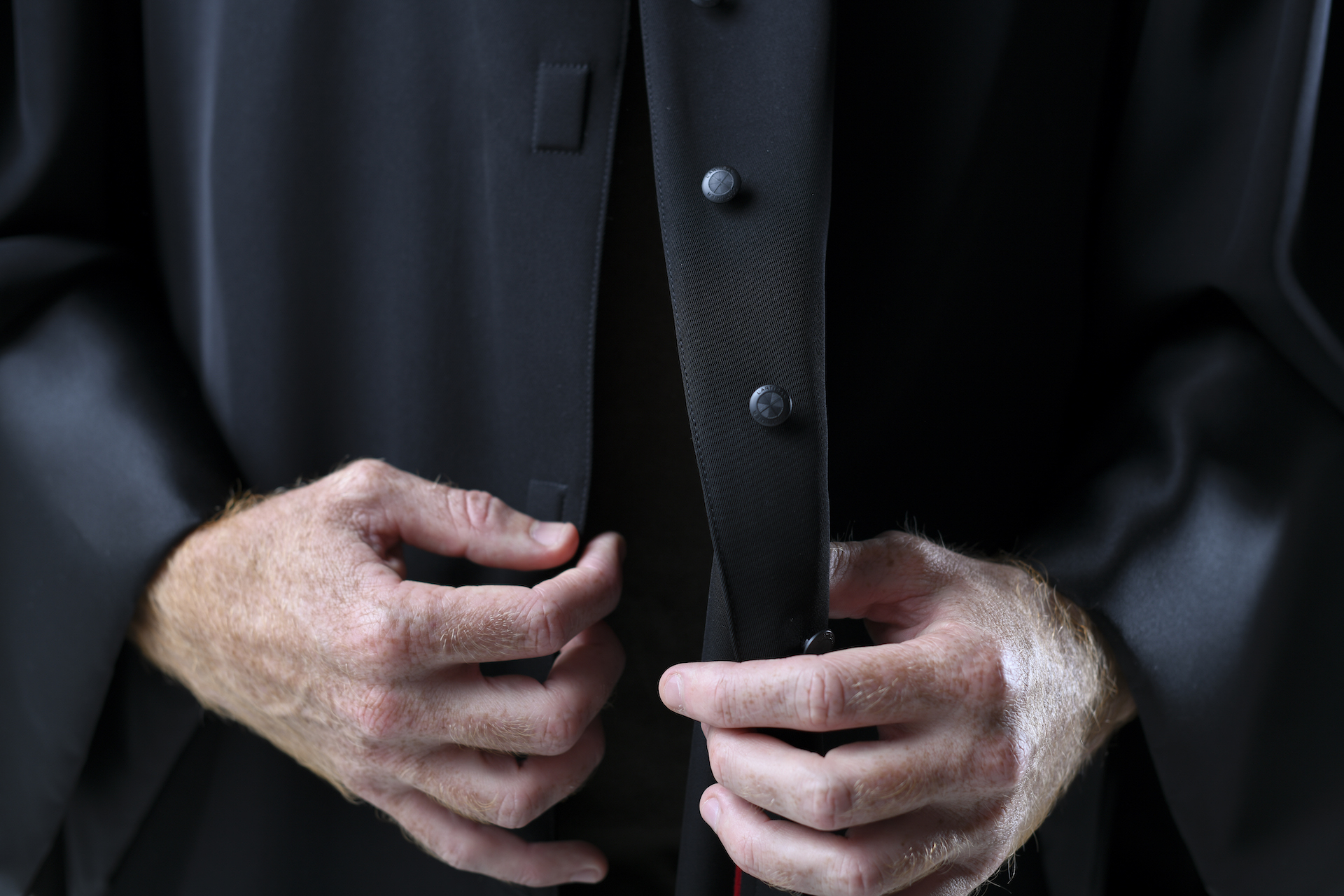 Du costume religieux à la robe d'avocat